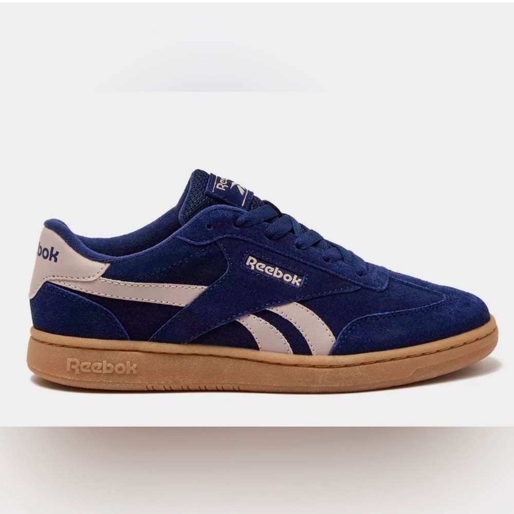 Reebok Women’s Navy Blue Sneakers size 8.5